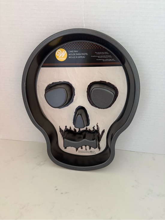Wilton Other - Wilton Black Skull Cake Pan